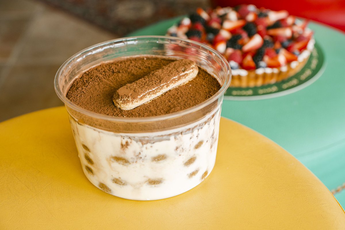 *NEW* Tiramisu Trifle

LadyFinger sponge cakes soaked in Serves’s espresso mixture, layered with rich Mascarpone-whipped cream and topped with cocoa powder.

*جديدنا* تيراميسو ترايفل

طباقات من بسكوت الليدي فينقر المغموس في القهوة، وتصف معاها خلطة الماسكاربوني، ويرش عليه الكاكاو