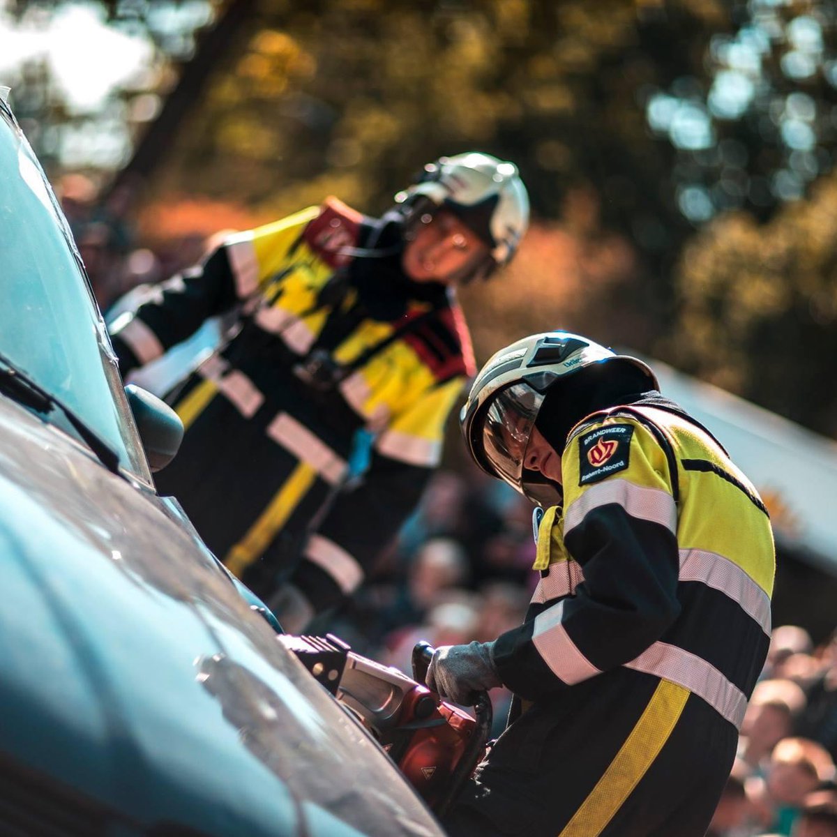 𝗗𝗲𝗺𝗼𝗻𝘀𝘁𝗿𝗮𝘁𝗶𝗲𝘀 𝘁𝗶𝗷𝗱𝗲𝗻𝘀 𝗼𝗽𝗲𝗻 𝗱𝗮𝗴 🚒🚨
Kom morgen -zondag 10 juli- tijdens onze open dag kijken naar onze demonstraties ‘Technische Hulpverlening’🧑‍🚒 en ‘Vlam in de pan’. 🔥 #brandweer #vught #opendag <a href="/brandweerBN/">Brandweer Brabant-Noord</a>