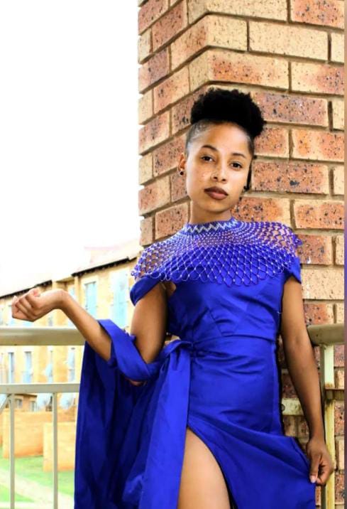 TheeAlphaM's tweet image. Happy birthday to this beautiful 😍 💗 lady 💖 

Enjoy your  day Onthatile Moepya ❤🌹 I love you  😍  mha best friend ❤