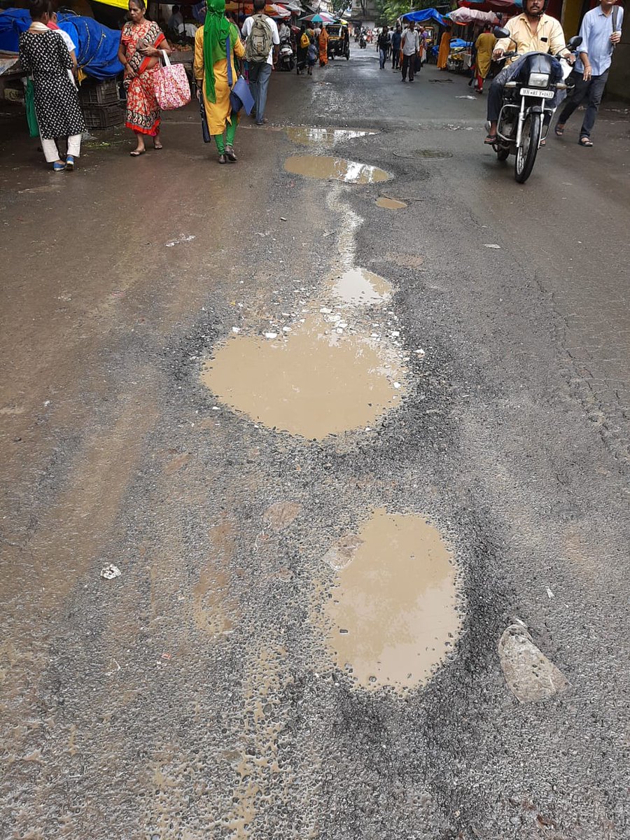 166Ward's tweet photo. "एल" विभाग प्रभाग क्रमांक - १७१ मधील बैल बाजार मार्केट येथील रस्त्यांची दुरावस्था! @mybmc @mybmcWardL @mybmcRoads https://t.co/ZbNBkKqUaQ