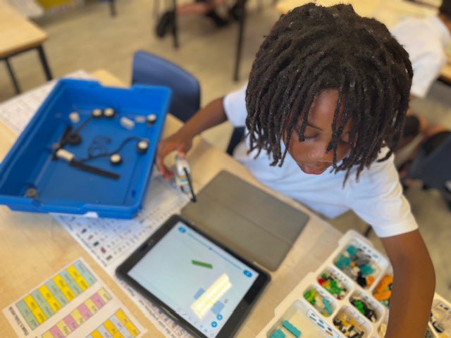windrushprimary's tweet photo. Year 1 using Lego WeDo 2.0 to make and code Lego robots using algorithms. They absolutely loved it! #futuretechnologists https://t.co/e6z9uElnYD
