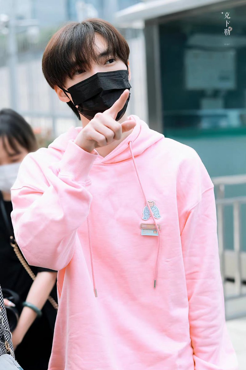 little_ploypp's tweet photo. คอสตูมเหล่ยเหล่ยน่ารักมากกกกก! ชอบความปีกน้อนหมีบนฮู้ดง่ะ อ้ยยย น่ารักกกกกก 💖💖✨🫶🏻 https://t.co/TWMEopC5de