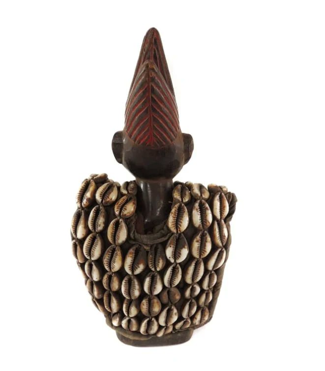 Ibeji Figure Cowry Shell Vest Art. The Yoruba of Nigeria and of the Benin Republic are known for having an extraordinarily high rate of multiple births. 
⬇⬇⬇
rarible.com/token/0xf0f805… 
#nfts #artwork #digitalart #artoftheday #artgallery  #nftcommunity #investing #Collectibles