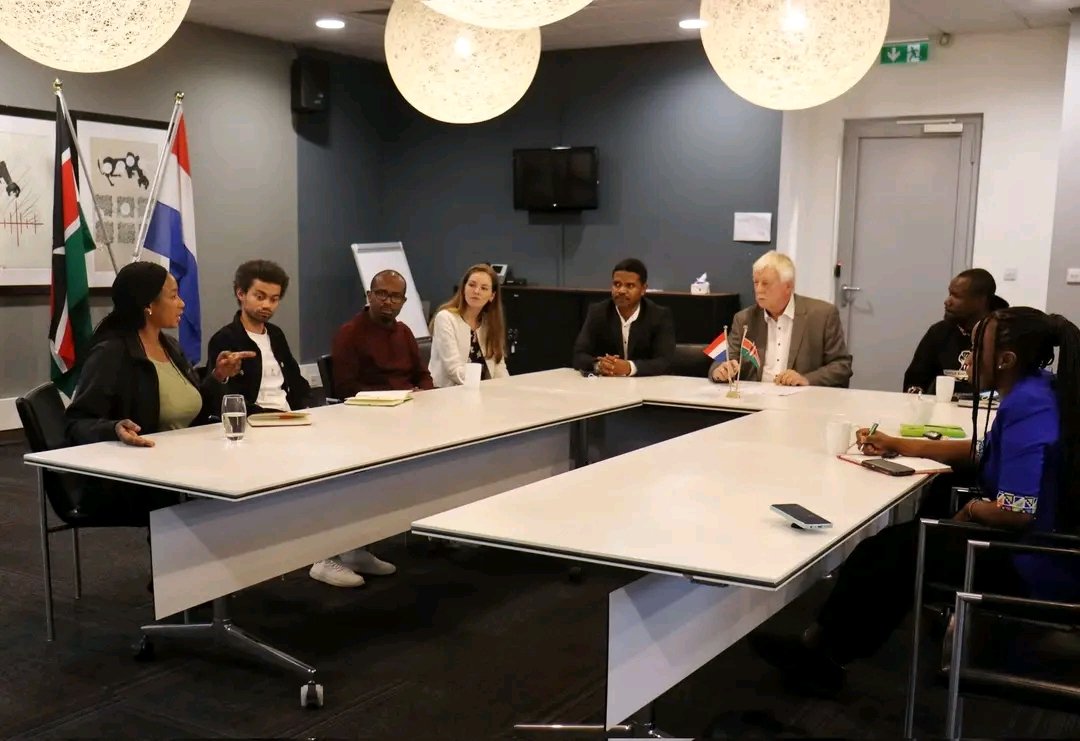 RoguestSensei's tweet photo. Partnership with the Netherlands Embassy to Strengthen Justice Centres Movement in Kenya. HAKI Africa today signed an agreement with the Netherlands Embassy to support the social justice centres movement in Kenya.
#ForHAKI
#Standup4HumanRights https://t.co/WyTkK4e0KN