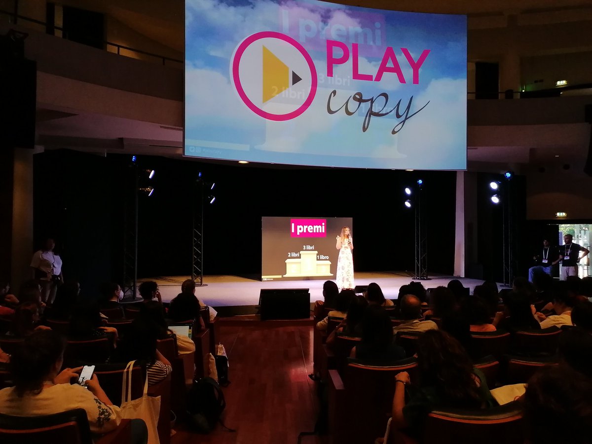 play_copy's tweet photo. Eccoci davanti al main stage di Play Copy 2022. Diamo inizio alla seconda giornata di formazione (e leggerezza) con la premiazione di uno dei due contest che abbiamo lanciato ieri.
#playcopy #copywriting #branding #formazione https://t.co/uDeYddN490