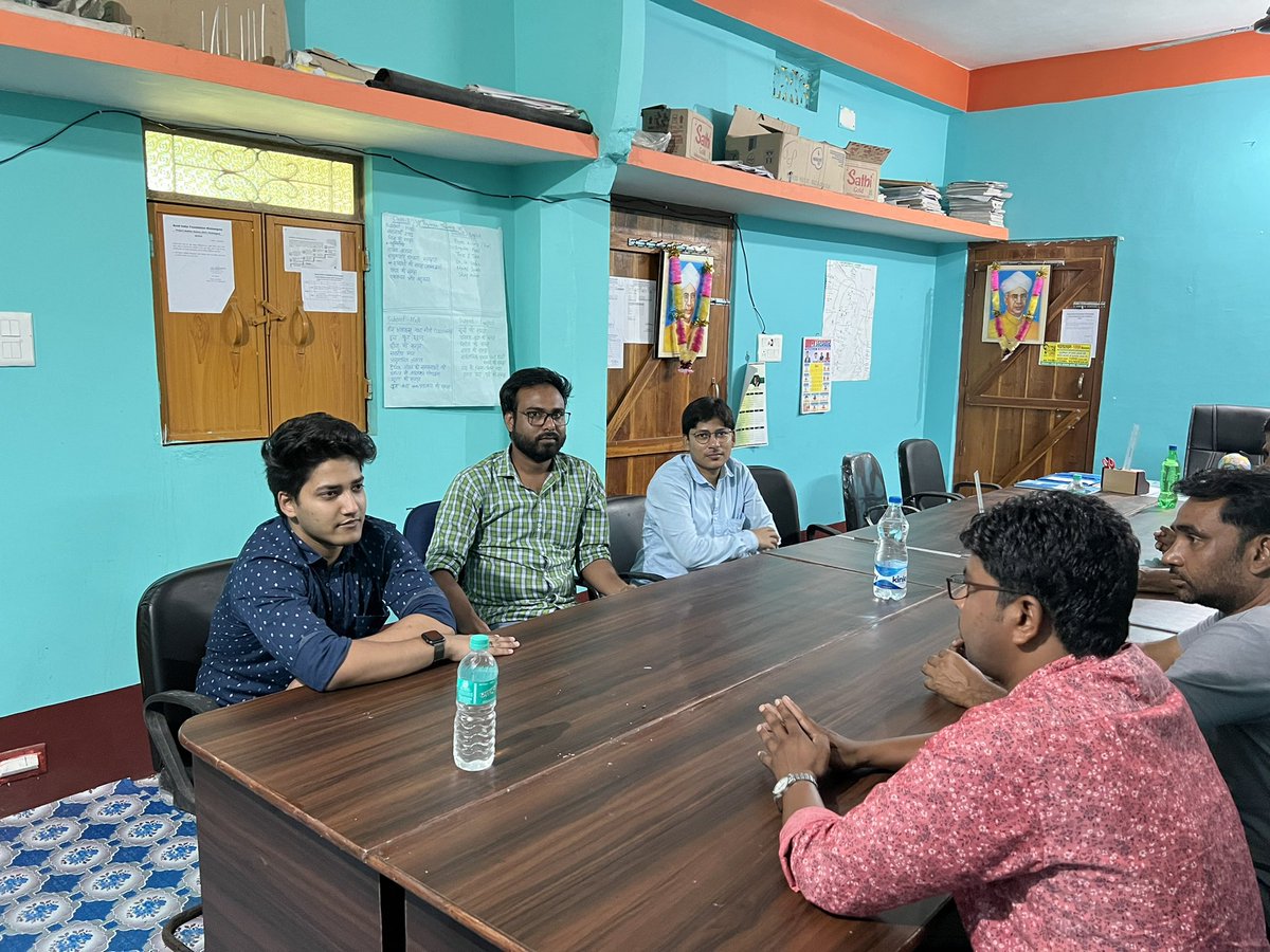 Zarif_Hosain's tweet photo. With my legal team in Kishanganj on behalf of @aid_indian explaining Project Rihaayi wherein we provide legal aid and assist in getting bail to undertrials to @kishanganjazad1’s staff for maximum outreach to the public! https://t.co/OGXLNF93mu