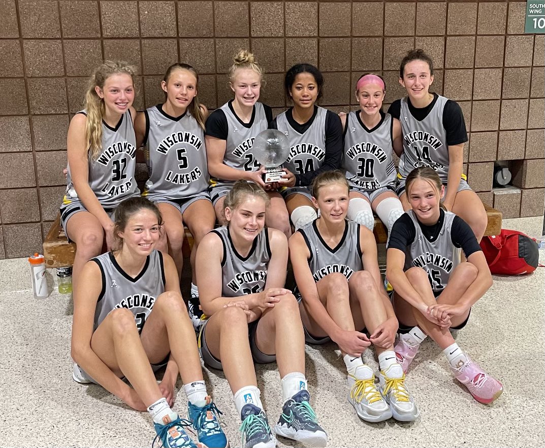 Lakers 2026 White goes 6-0 to win the Aqua division at Run 4 The Roses! Loaded bracket with some of the best teams from all over the country. Love this crew! 184 teams at the 2026 grade level and this crew is number 1. 

Big time amounts of coaches watching this crew!