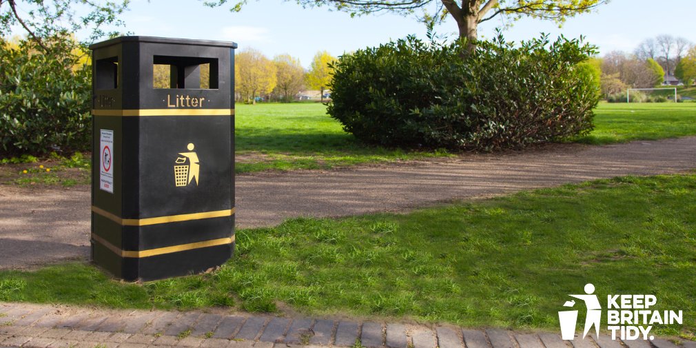 KeepBritainTidy's tweet photo. Enjoying your local park this weekend? Bins in parks sometimes get full before they can be emptied 🚮

If you have litter and there are no bins available, please take it home with you! #LoveParks https://t.co/SFneGSCvwe