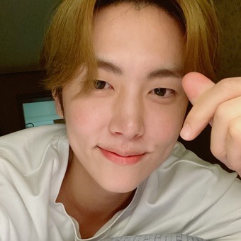 minhjyoo's tweet photo. hej, miłego dnia! :]] https://t.co/OjYMgdwhUU