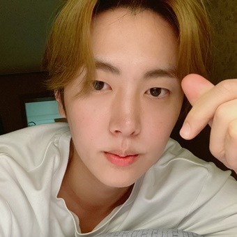 minhjyoo's tweet photo. hej, miłego dnia! :]] https://t.co/OjYMgdwhUU
