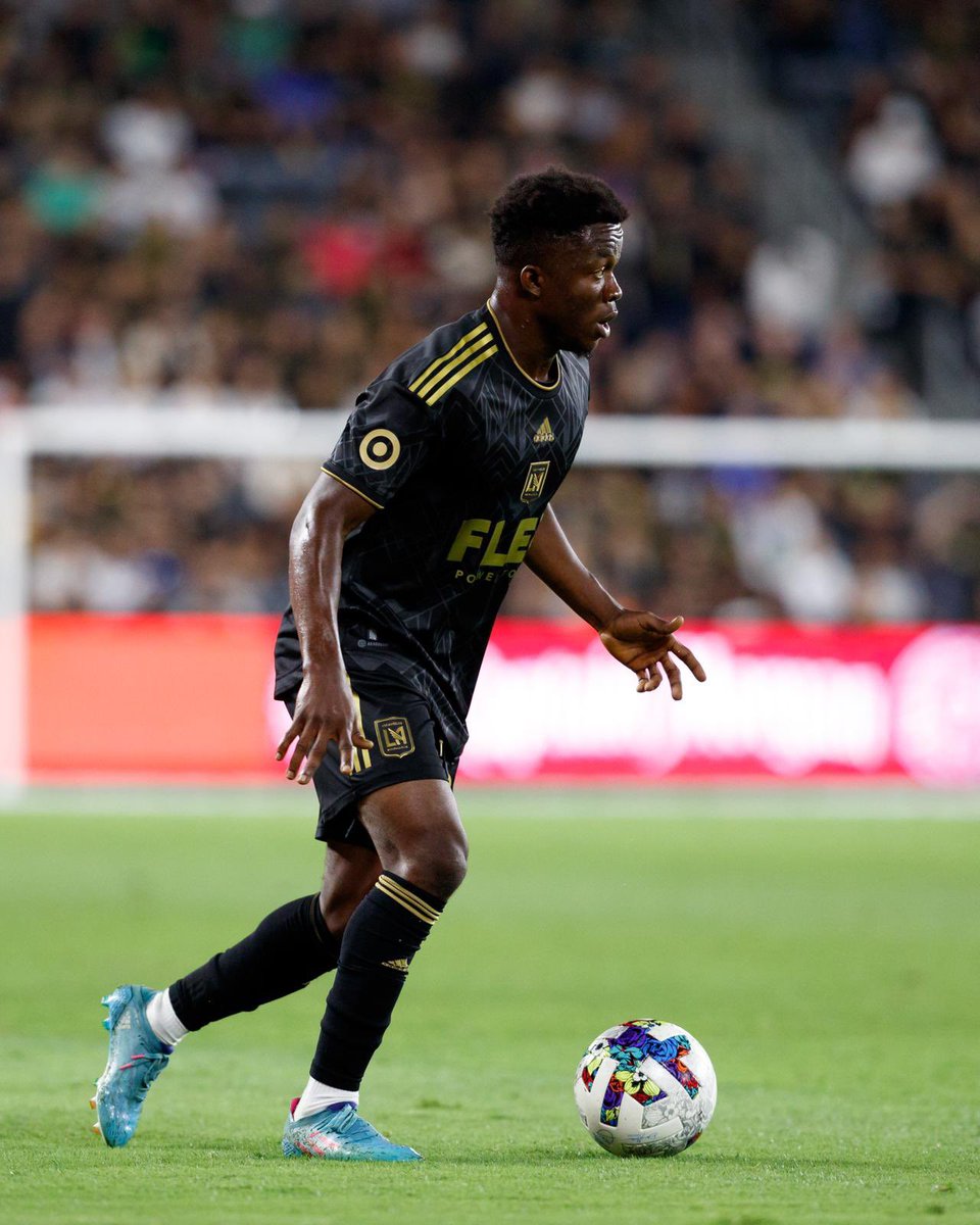 Mahala_jnr's tweet photo. Great win for the city of Los Angeles 🖤💛 #SmallBoyWithBigGod🙏🏽❤️ 📸: @quirkmedia, @imadshoots https://t.co/izzmkzwCW8