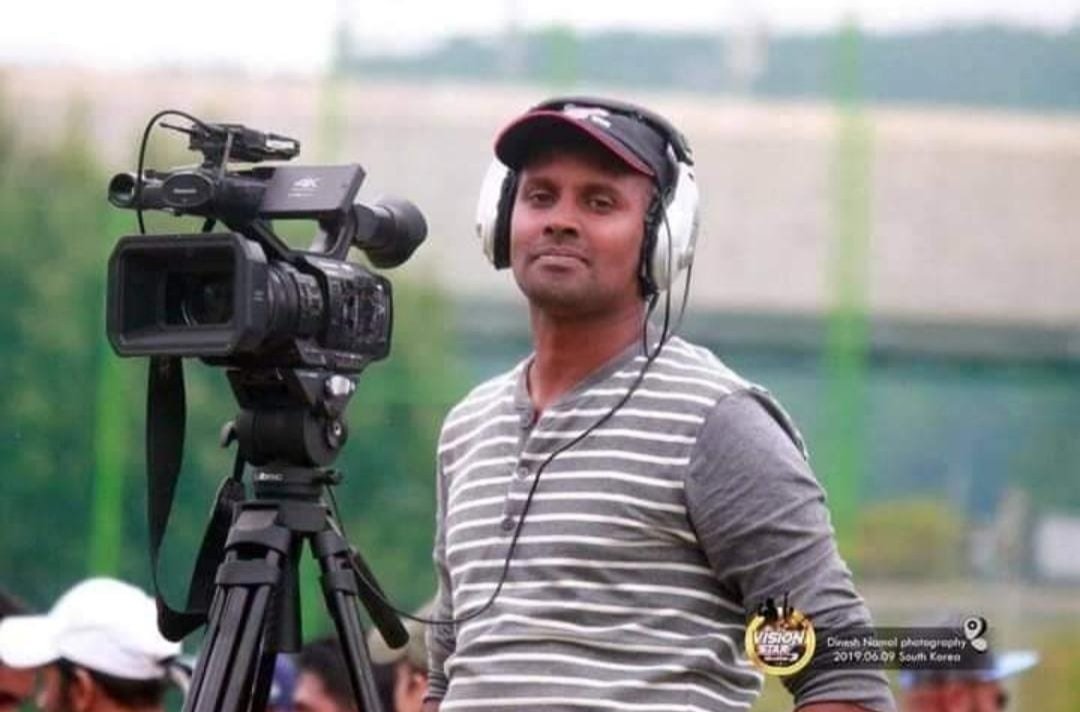 ManikkageYasuni's tweet photo. Incredibly grateful to the fearless reporters, 
Sarasi Pieris &amp; Waruna Sampath of @NewsfirstSL 
for being the "Eyes &amp; ears" of Sri Lanka. 
I'm in awe 😍 https://t.co/p3WzUYCbAV