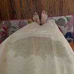 洗い物をしたら…なぜかお腹のところがビシャビシャになる!