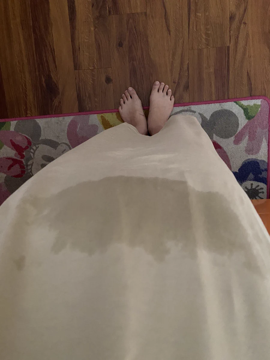 洗い物をしたら…なぜかお腹のところがビシャビシャになる！