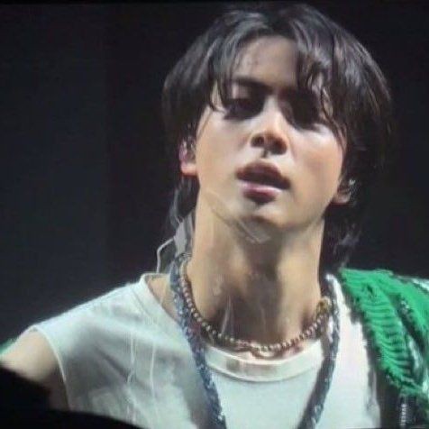rockstarksjin's tweet photo. How to trigger Seokjin biased;

ー a hot thread https://t.co/TzkLlyKtoe