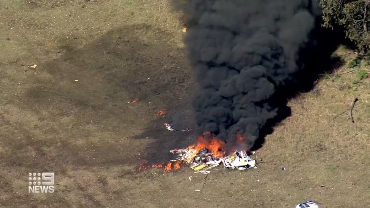 An experienced pilot, who often helped when disaster struck, has died in a helicopter crash in Sydney's north-west.
 
The man was flying over the flood zone at Sackville North this morning when his chopper came down and burst into flames. @RuthWW #9News https://t.co/auAO88Fy9j