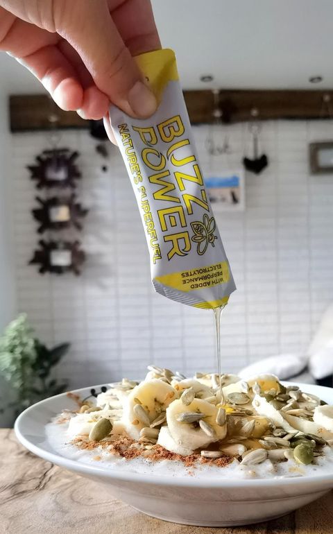 EnergyBuzz's tweet image. Plans for the weekend? Carbo load with a bowl of porridge, a chopped up banana and a sachet of all-natural Buzz Power Energy. Containing approx 84 grams of carb, it's a low fat, low GI, delicious start to your adventures.