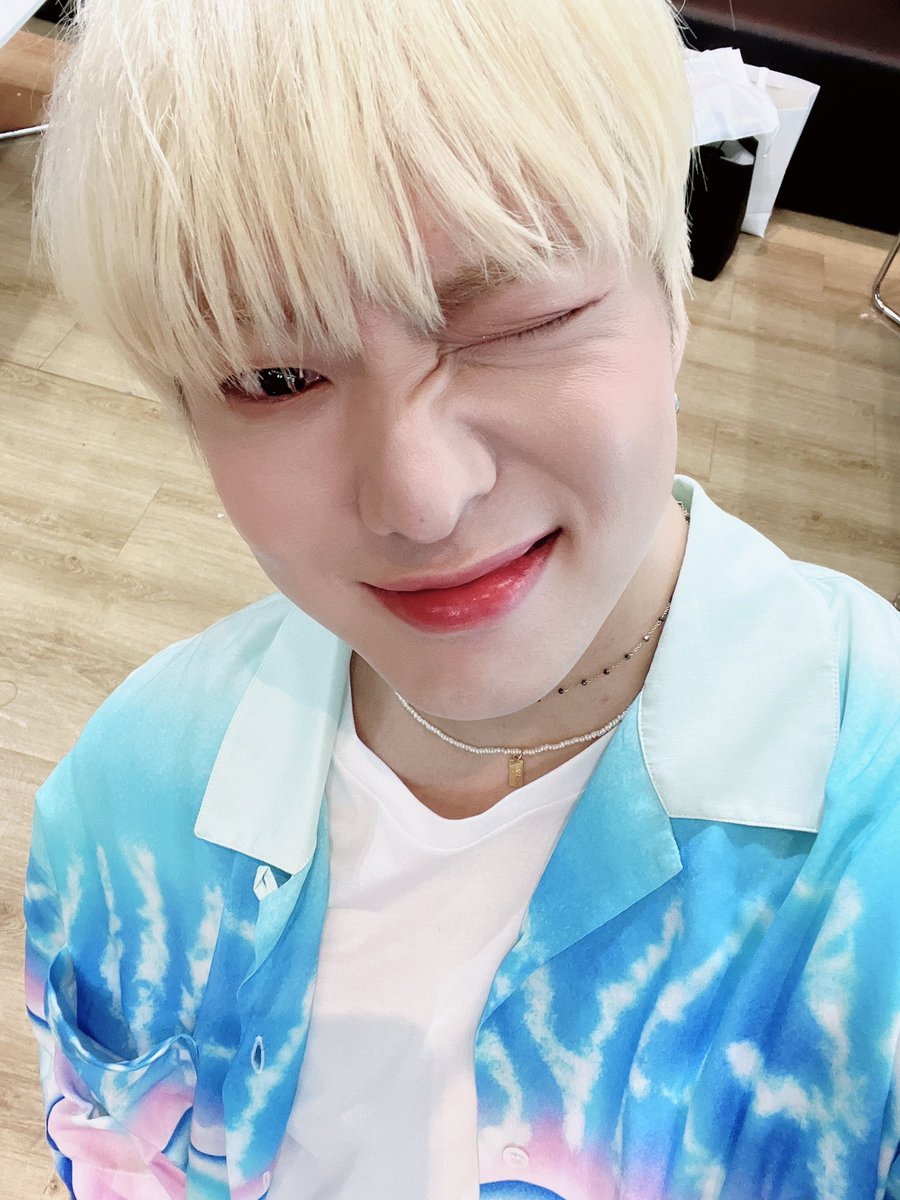 official_yoon_'s tweet photo. 오늘도 함께해준 인서들 덕분에 텐션 굳굳💙 https://t.co/5OXi8M6Cpg