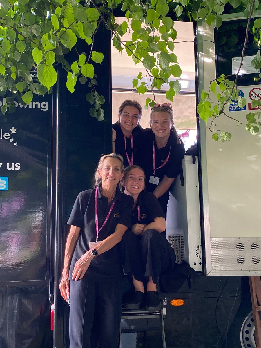 Today is the final day at <a href="/The_RHS/">The RHS</a> Hampton Court, the great team smiles tell it all. Will we see you there today? 😁🍦🌸 
#purbeckicecream #icecream #rhshamptoncourtflowershow