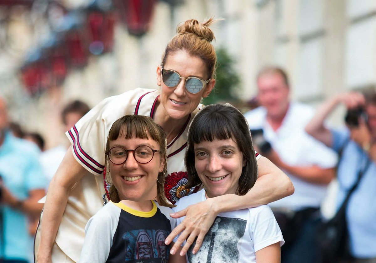 D'Amour ou d'Amitié est une conférence clownesque sur Céline Dion.
Alice D et Camille D décortiquent sa carrière, ses chansons et son intimité.

Samedi 16 juillet à 18h30 au Tracteur
+ infos : letracteur.eu