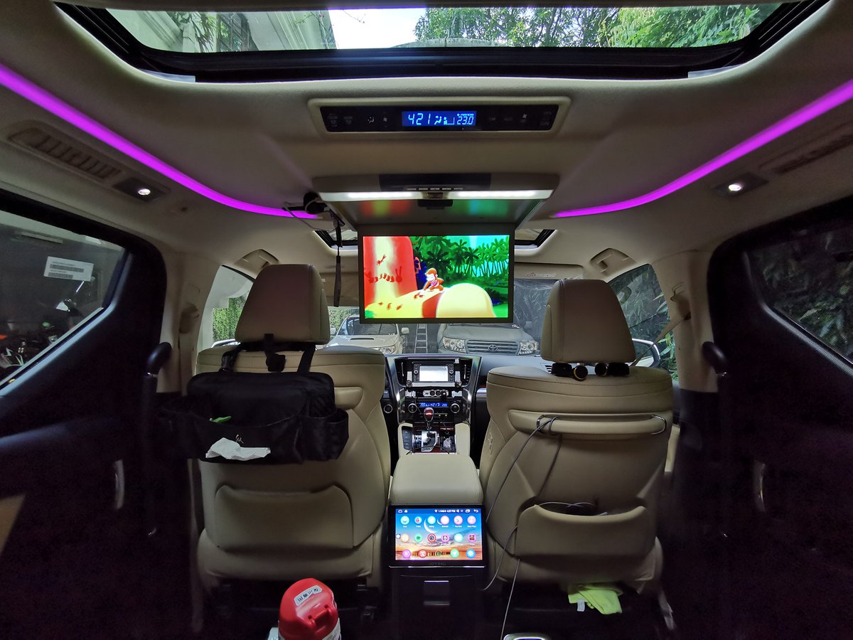 joyingauto's tweet photo. #Joying 10.1" #android car #stereo installed on the big business car.  
It is enjoyable for the passengers when driving.🫶🫶 https://t.co/ujPLHHAOtu