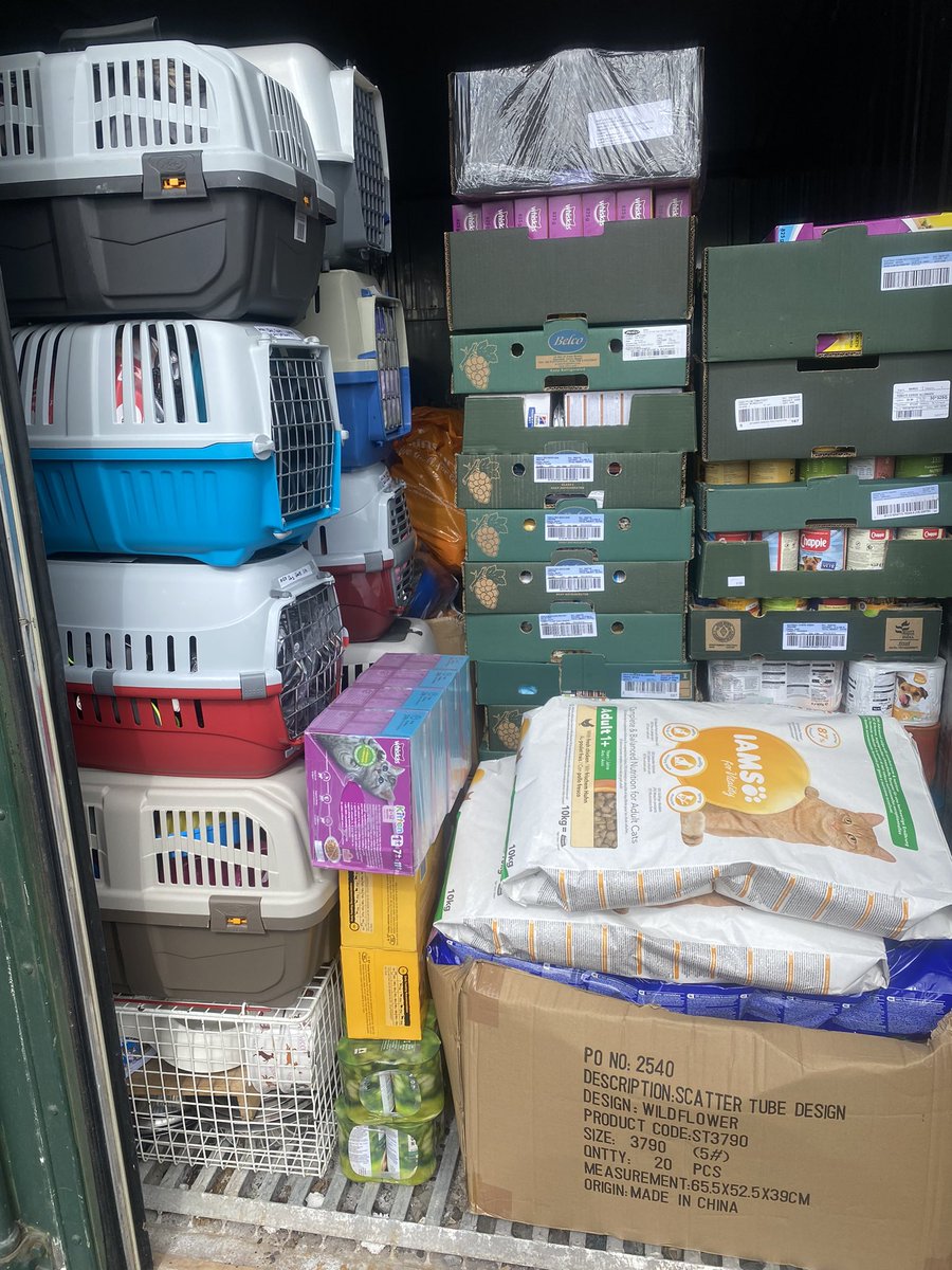 PurrfectUk's tweet photo. Busy day yesterday & a family affair me my mum and sister started off the mammoth task of palleting up the @ShropsCatRescue #PawsForUkraine lorry hopefully get rest finished today. Still time to donate to help fund extra items to go on lorry https://t.co/EtzbZkh32P #Cats #Dogs https://t.co/7ZLeAuWDpx