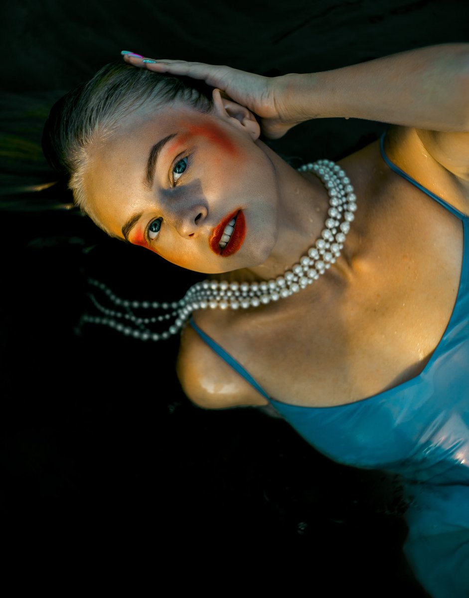 Good morning❤️

Hey, I don't know who you are, my secret collector, but thank you for picking up my penultimate piece of the edition. I'm very happy to see the "chain letter" after a hard day of shooting.
I now have the LAST PIECE😍

Who will take him away?😏