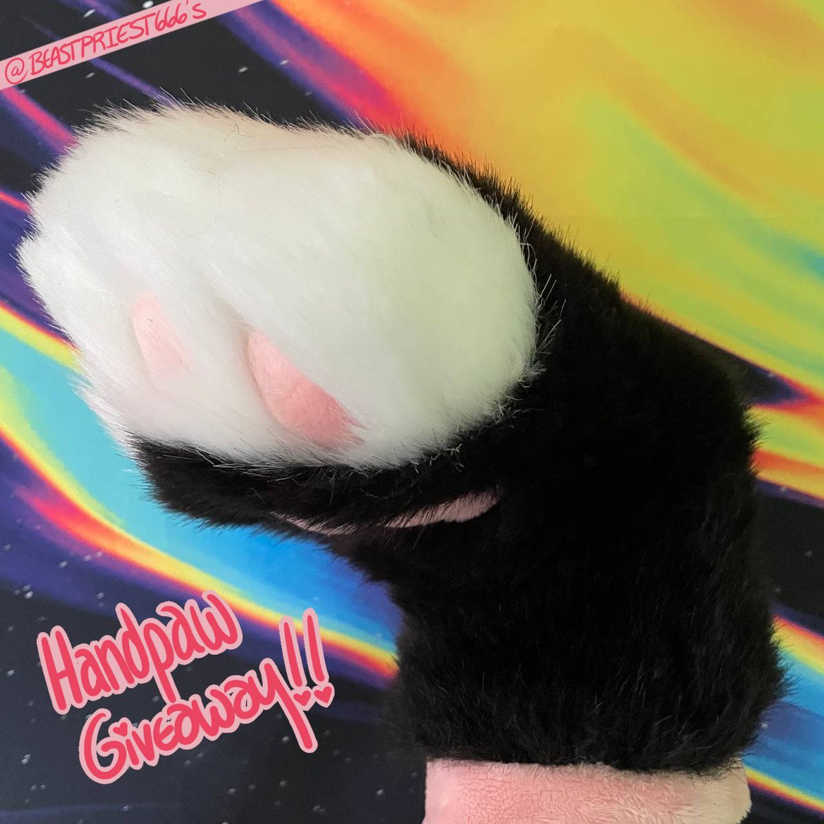 🐾HANDPAW #GIVEAWAY! 🐾

howdy everyone! I’ve made a couple pairs of handpaws for giveaways on both instagram and twitter!

TO ENTER:

• follow <a href="/BEASTPRIEST666/">✦ KIT ✦</a>
• like + retweet
bonus entries to those who tag someone

giveaway ends 7/31 at 11:59pm pacific!
further info below 🧵