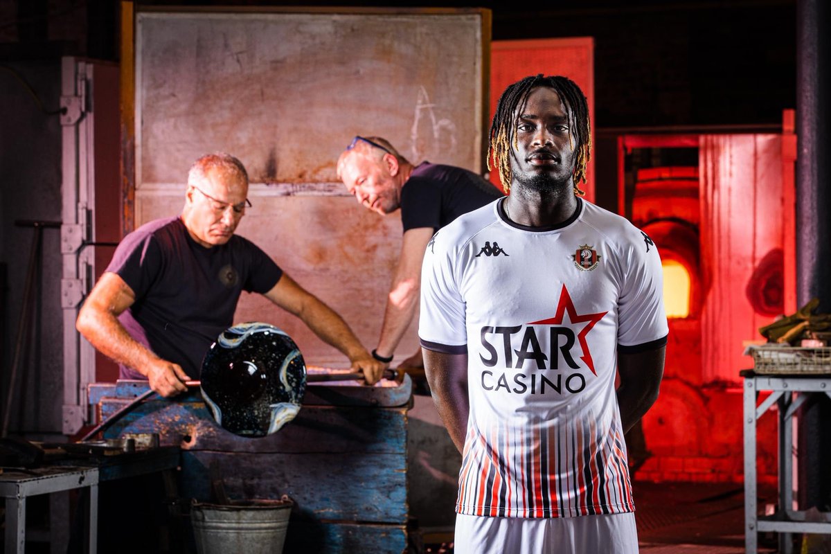 RfcSeraing167's tweet photo. 🔴⚫ 𝐂𝐨𝐥𝐥𝐞𝐜𝐭𝐢𝐨𝐧 𝐊𝐀𝐏𝐏𝐀 𝟐𝟎𝟐𝟐/𝟐𝟎𝟐𝟑

👉 𝓡𝓸𝓾𝓰𝓮 𝓮𝓽 𝓝𝓸𝓲𝓻 𝓟𝓪𝓼𝓼𝓲𝓸𝓷 

🙏 Merci à nos sponsors STAR CASINO - GARAGE DELBECQ et KAPPA, ainsi qu'à la Cristallerie du Val Saint-Lambert pour le formidable accueil ! https://t.co/TPUcccgnfn