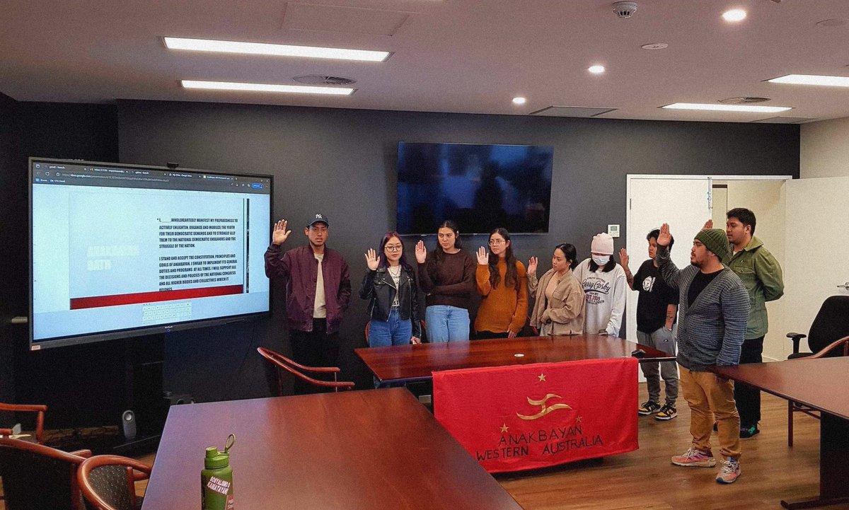 AnakbayanWA's tweet photo. Congratulations to the newly sworn members of Anakbayan Western Australia! 

Lumalakas, Lumalawak, Lumalaban, Anakbayan! https://t.co/IC9tcVNnpQ