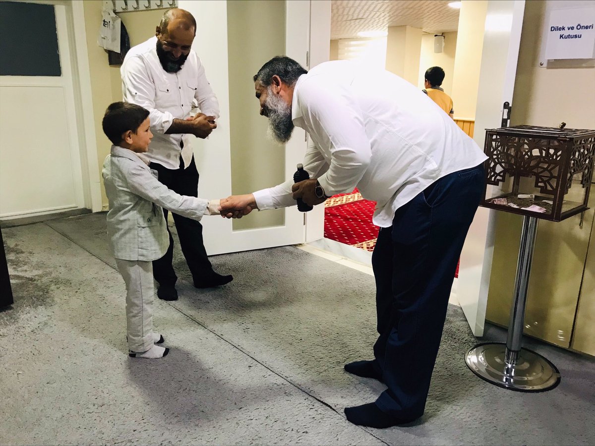 Tevhid__Dergisi's tweet photo. Van Temsilciliğinden Bayram Görüntüleri
Bizleri bir vücudun azaları kılan Allah'a (cc) hamdolsun. https://t.co/02VEbh4sFm