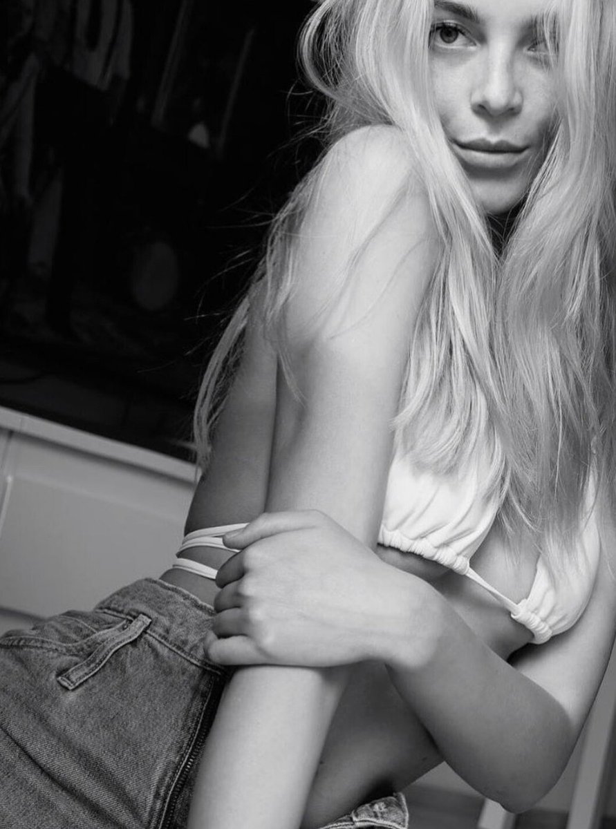 Polina tweet media