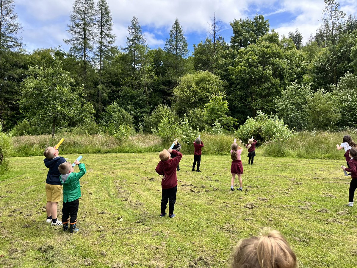 CymerPrimary's tweet photo. #CAPRecY1 had lots of fun making their own telescopes to help them search for some fledglings. But it wasnβt just fledglings we could seeβ¦ π¦ππΈπ³ππ€βοΈπ #OutdoorExplorers #AppreciatingOurBeatuifulSurroundings https://t.co/j3bYp8XAAa