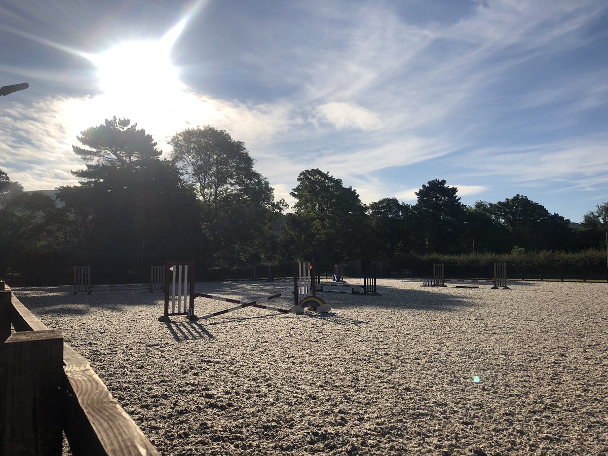 What a glorious day for our first ever <a href="/TheElmsSchool/">The Elms School</a> 2 Phase Jumping competition! Good luck to everyone competing today and a massive thank you to all our wonderful volunteers! 

#teamwork #COMPETITION #SunnyDay