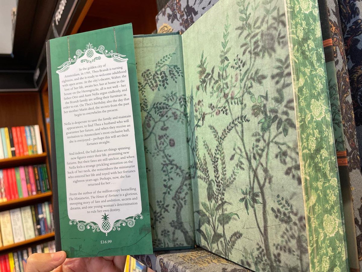 This week saw the release of the long awaited sequel to THE MINIATURIST by Jessie Burton

THE HOUSE OF FORTUNE is already receiving rave reviews and as if that wasn’t exciting enough, we’ve got some beautiful signed editions! 😁

#waterstones #haywardsheath