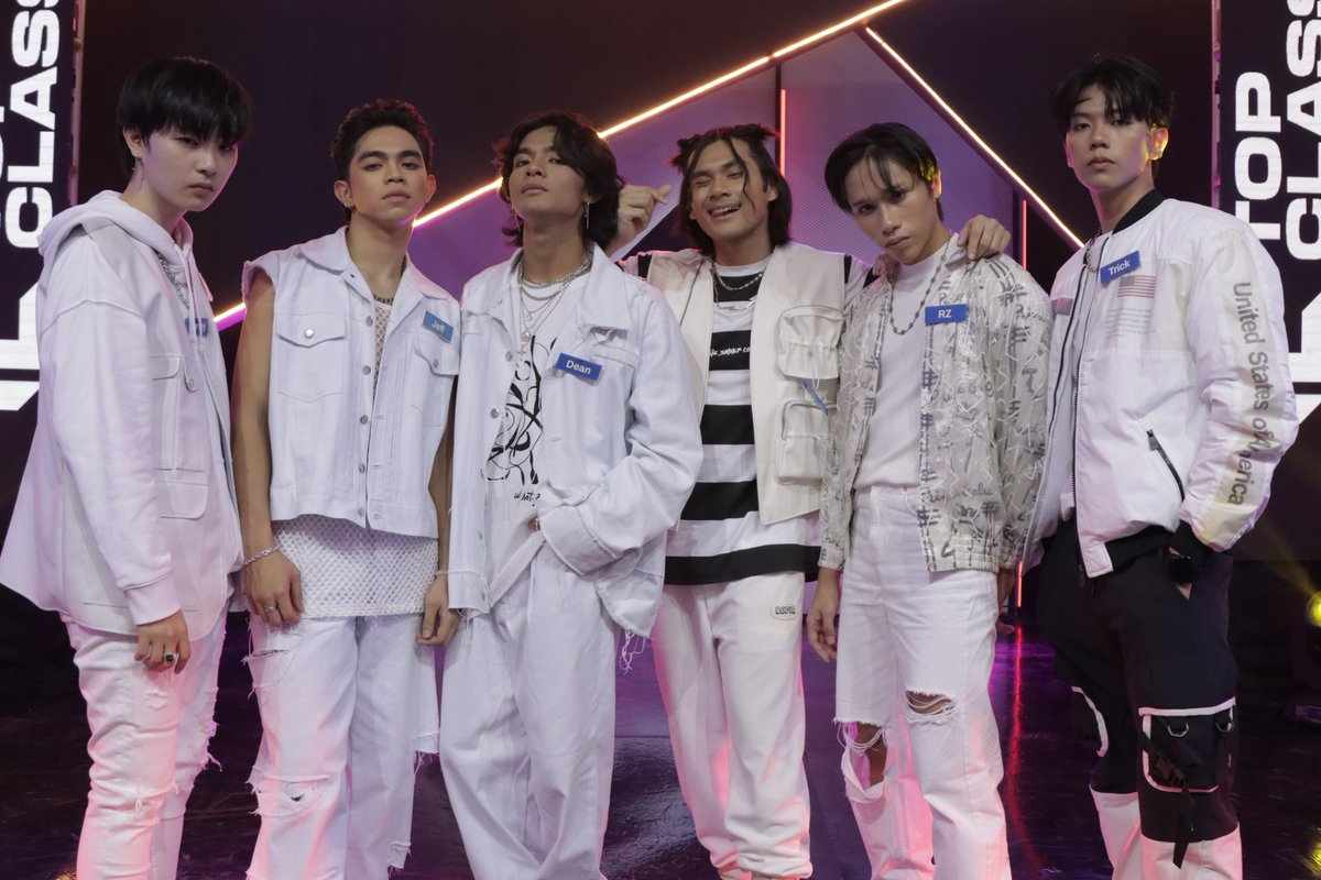 topclassofc's tweet photo. Ready na ang Team Dean to perform their own rendition of 'Born to Win' by @BINI_ph 

#TopClass1stElimination 
#kumuTOPCLASS https://t.co/afhaz77AJK