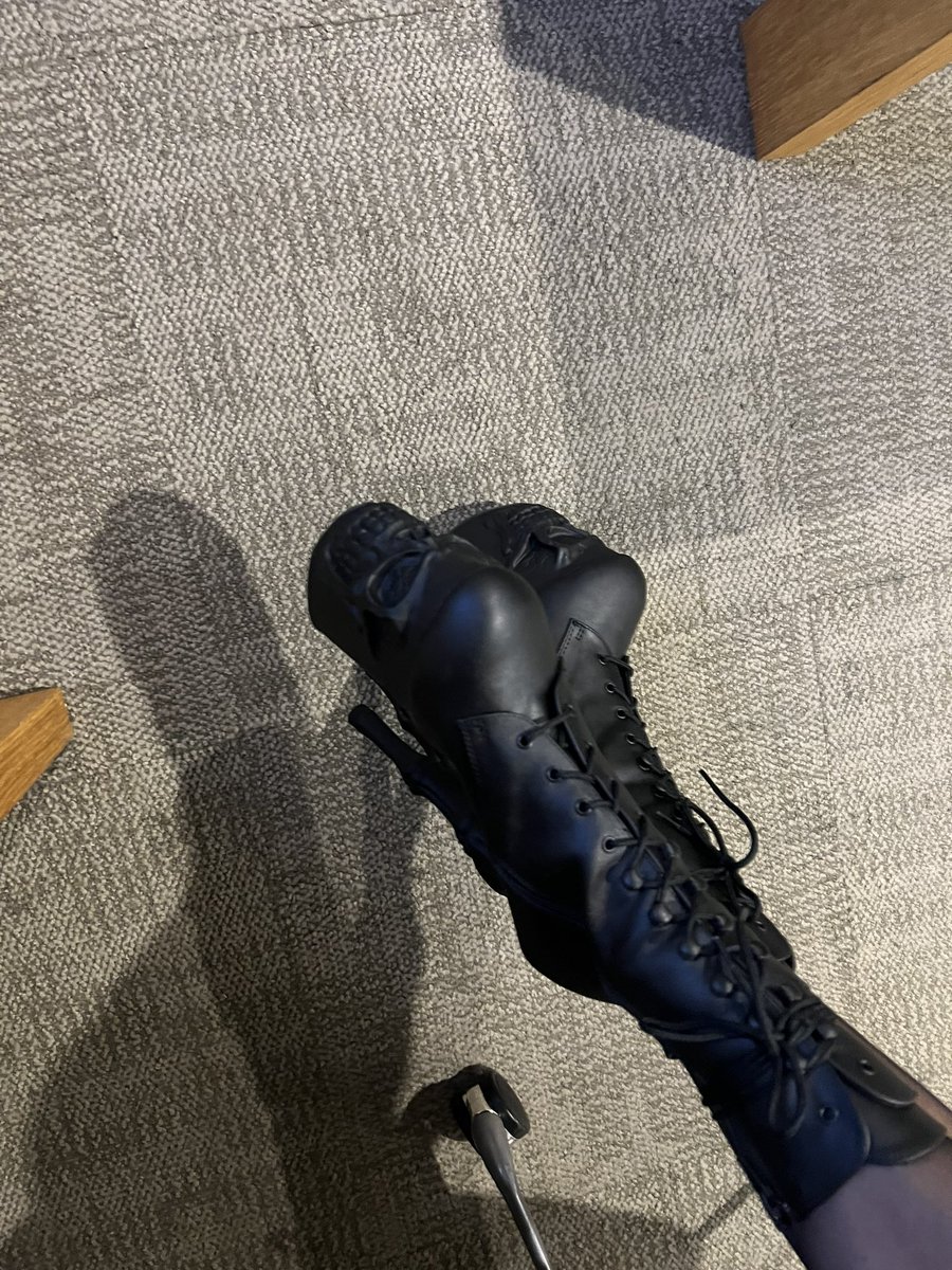 Seductressheels's tweet photo. These heels https://t.co/TZcfMdqPWL