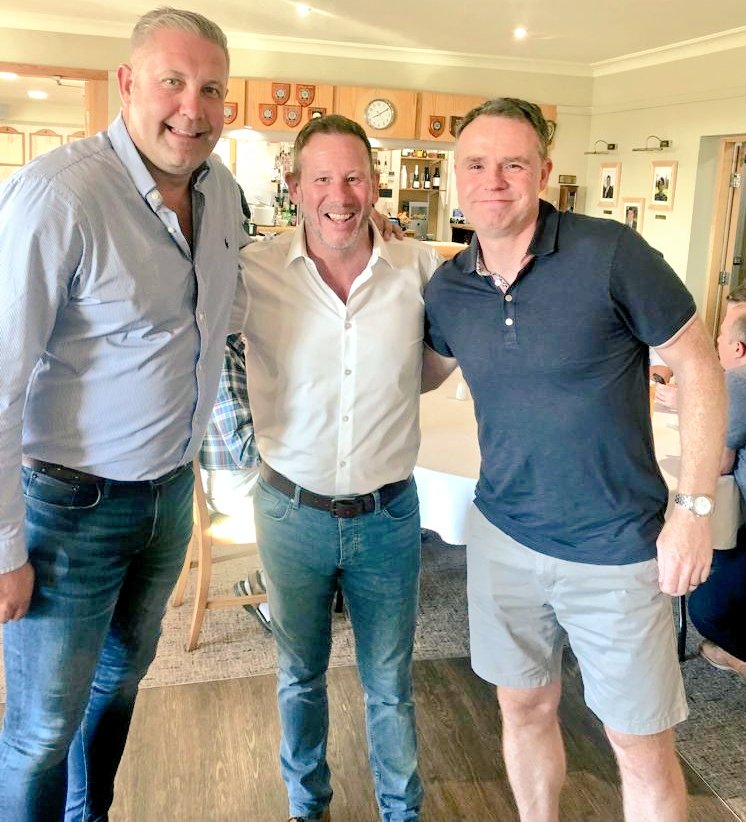 I'm definitely shrinking 🤦 top night with these lads @Parky08 and @AdiMoses5 Thanks for having me @Hickletongolf. Brilliant audience 👏