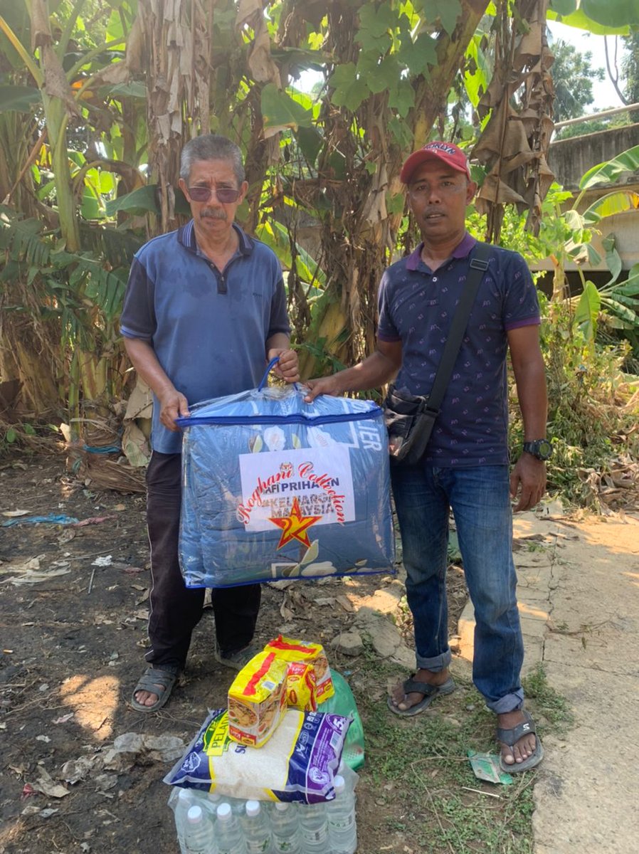 LPP_MALAYSIA's tweet photo. Keperihatinan Kementerian Pertanian dan Industri Makanan terhadap bencana kepala air yang telah berlaku di Daerah Baling telah dizahirkan dengan penyerahan bantuan MAFI Prihatin. https://t.co/hKMgxqdY0M