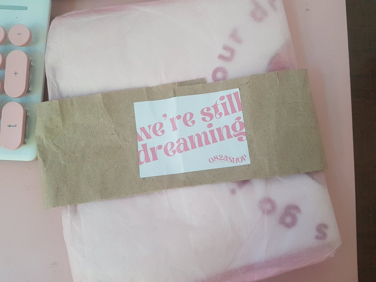 leorax0813's tweet photo. thank you so much to the person who surprised me @yelliecart and also to @0825SHOP for the wonderful designed tote bag💗 #to_0825SHOP https://t.co/prTBB6Hc3N