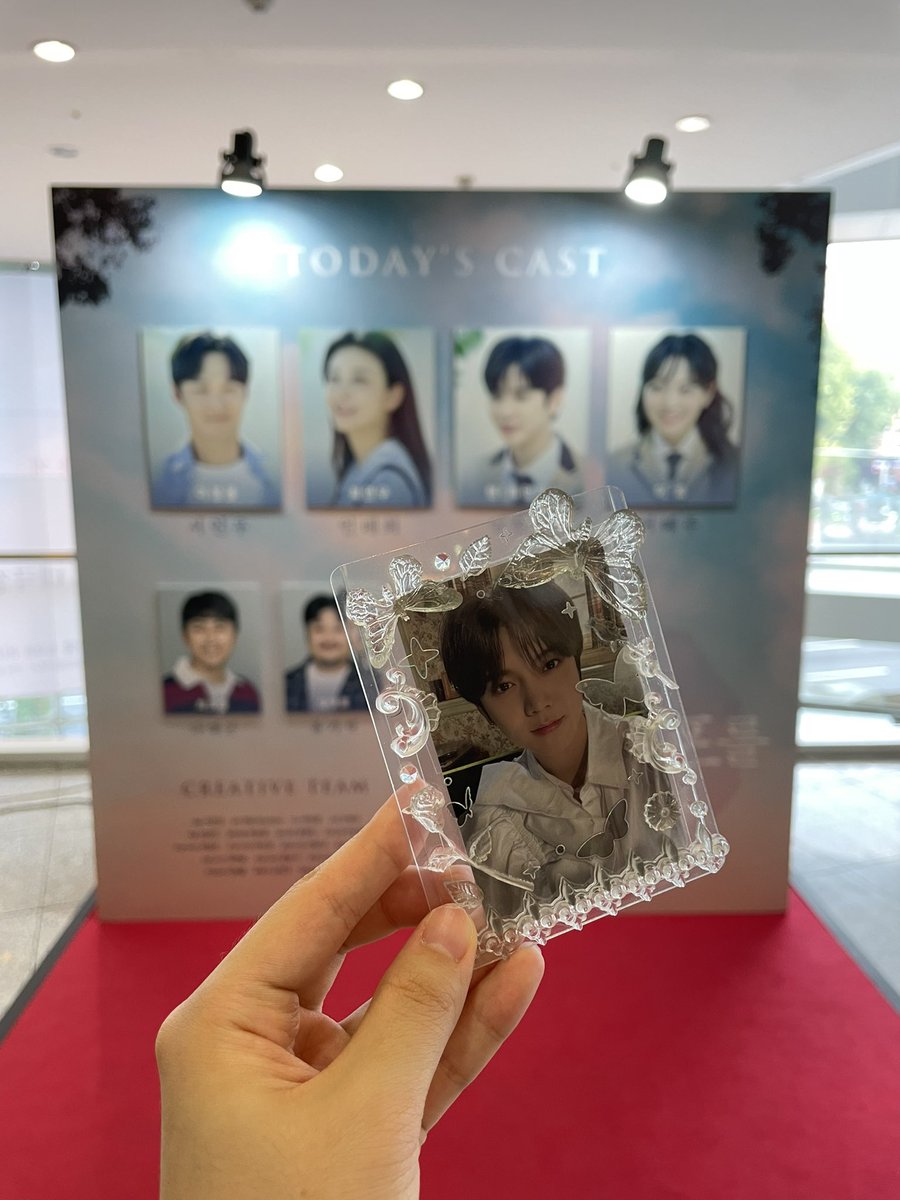 Al1_waysnuest's tweet photo. 포카를 챙긴 대신
오글과 재관할티켓을 놓고옴
.... https://t.co/rAhpy6XGkg