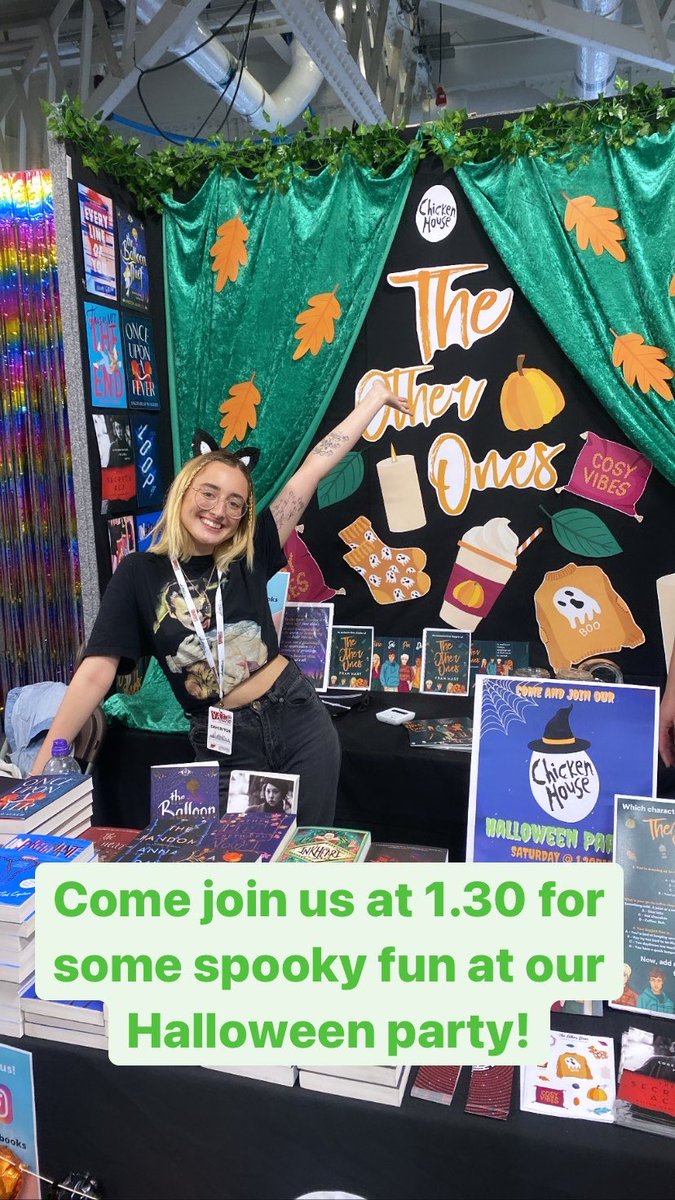 chickenhsebooks's tweet photo. It's #YALC day 2! We're starting spooky season early this year 🎃 come by at 1.30 for lots of prizes, games and Halloween treats! https://t.co/e0Xz54i6LY