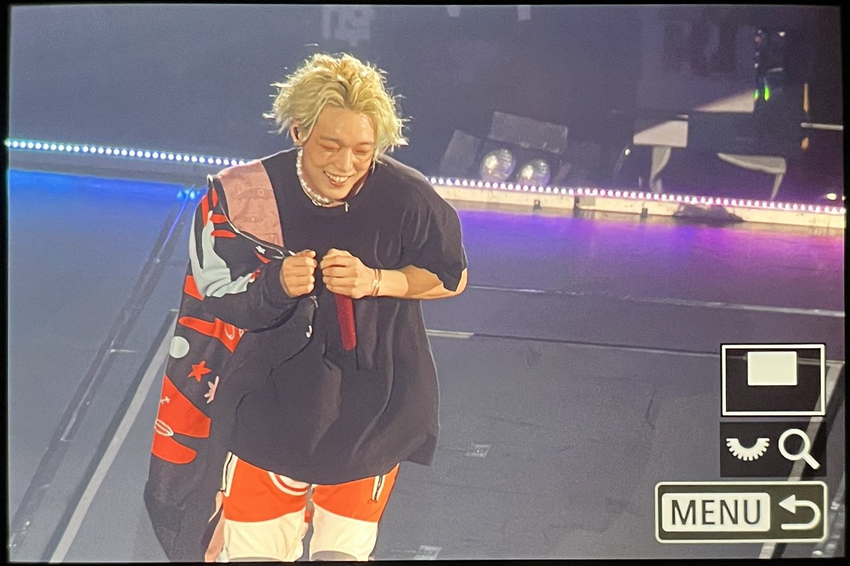 jiwonscherry's tweet photo. that bobby's smile 🥹 https://t.co/4q4riUD33v