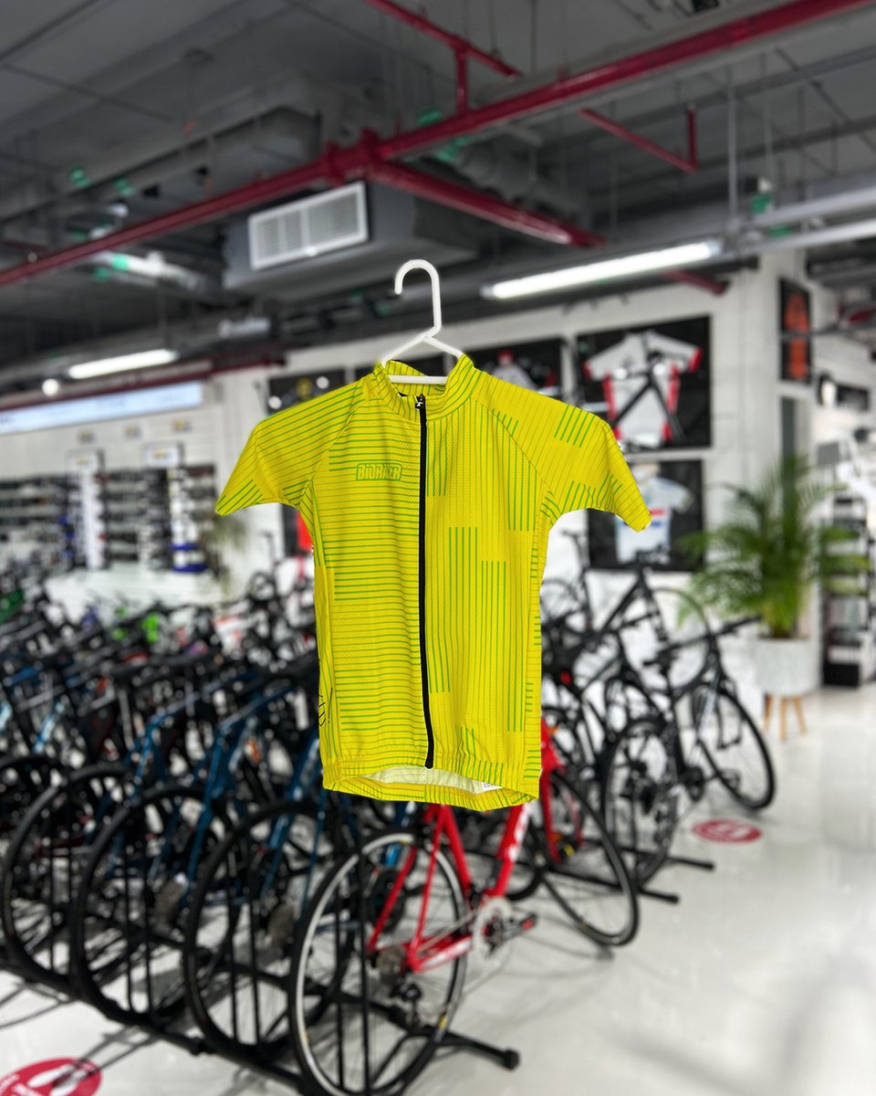 CyclesDubai's tweet photo. Kids inspired by the @letourdefrance? 💛

Zip them into a high quality Bioracer Jersey #WeMakeYouFaster ⚡ @bioracer #HowFastFeels https://t.co/DGG2leCTln