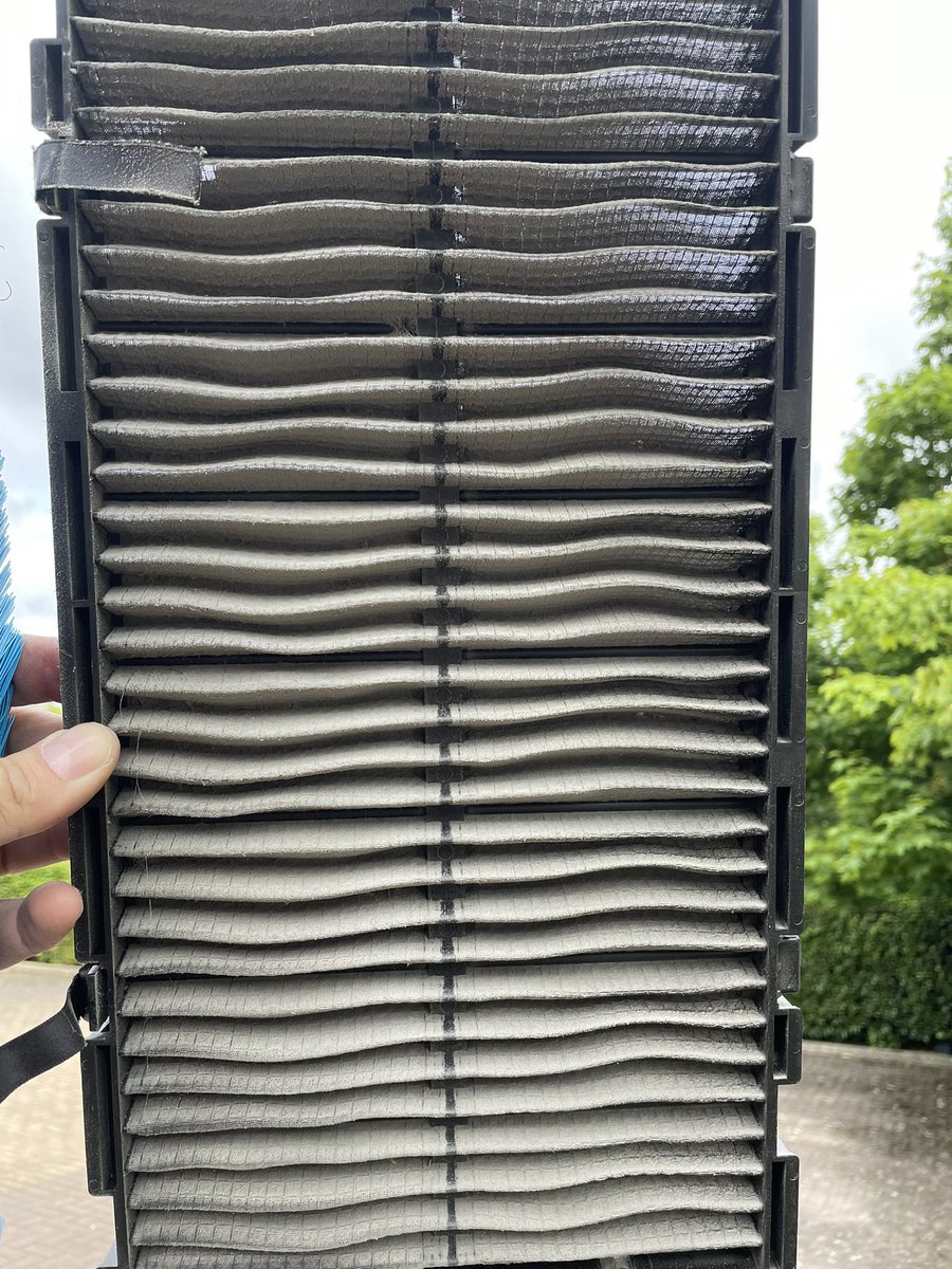 A2EServices's tweet photo. Service morning today to finish the week off, these units haven’t been serviced for the last four years! The systems were just wasting energy and underperforming.  #airconditioning #servicing #EnergyCrisis https://t.co/B0RQp67Ra4