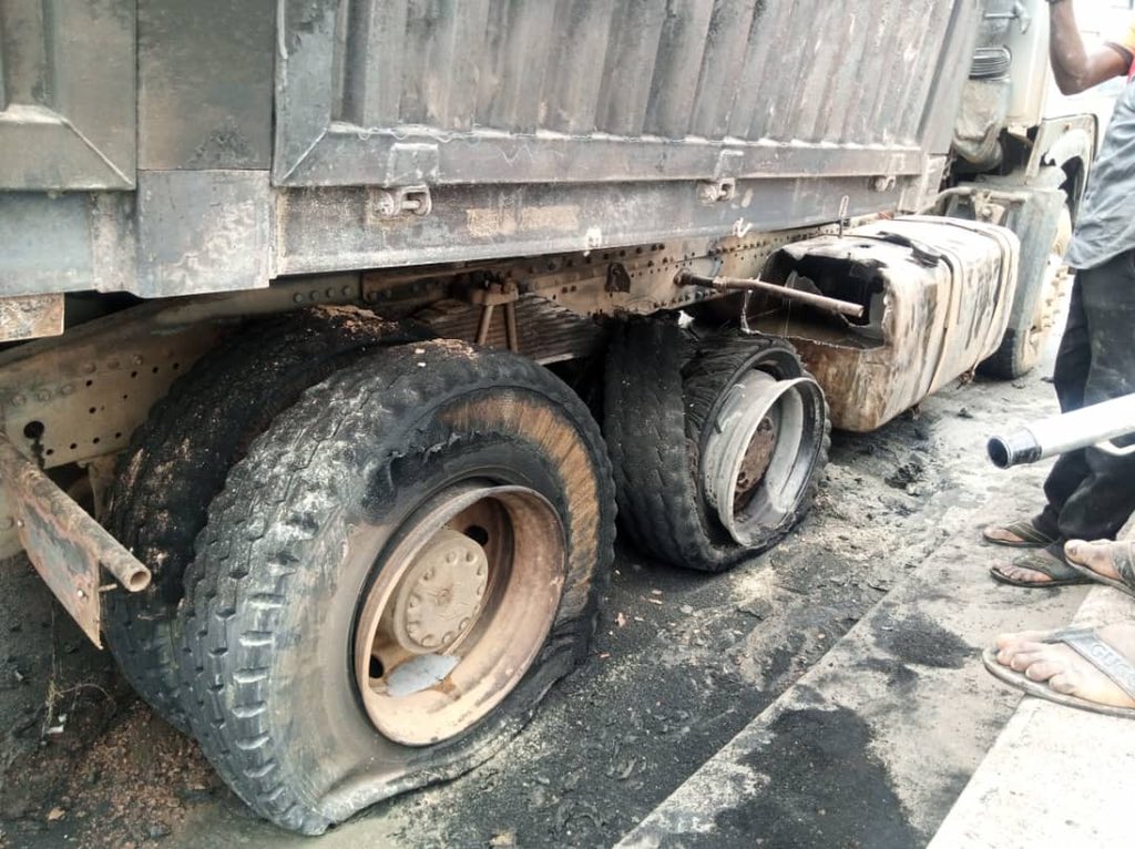 trafficbutter's tweet photo. VIA @followlastma: [9:30AM] #Isolo #DalekoBridge #AccidentReportReport of a double impediment at LASPOTECH involving a Dangote truck loaded with cement which caught fire on Daleko bridge inward LASPOTECH but has been extinguished by fire fighter https://t.co/5uJgW8kjy4