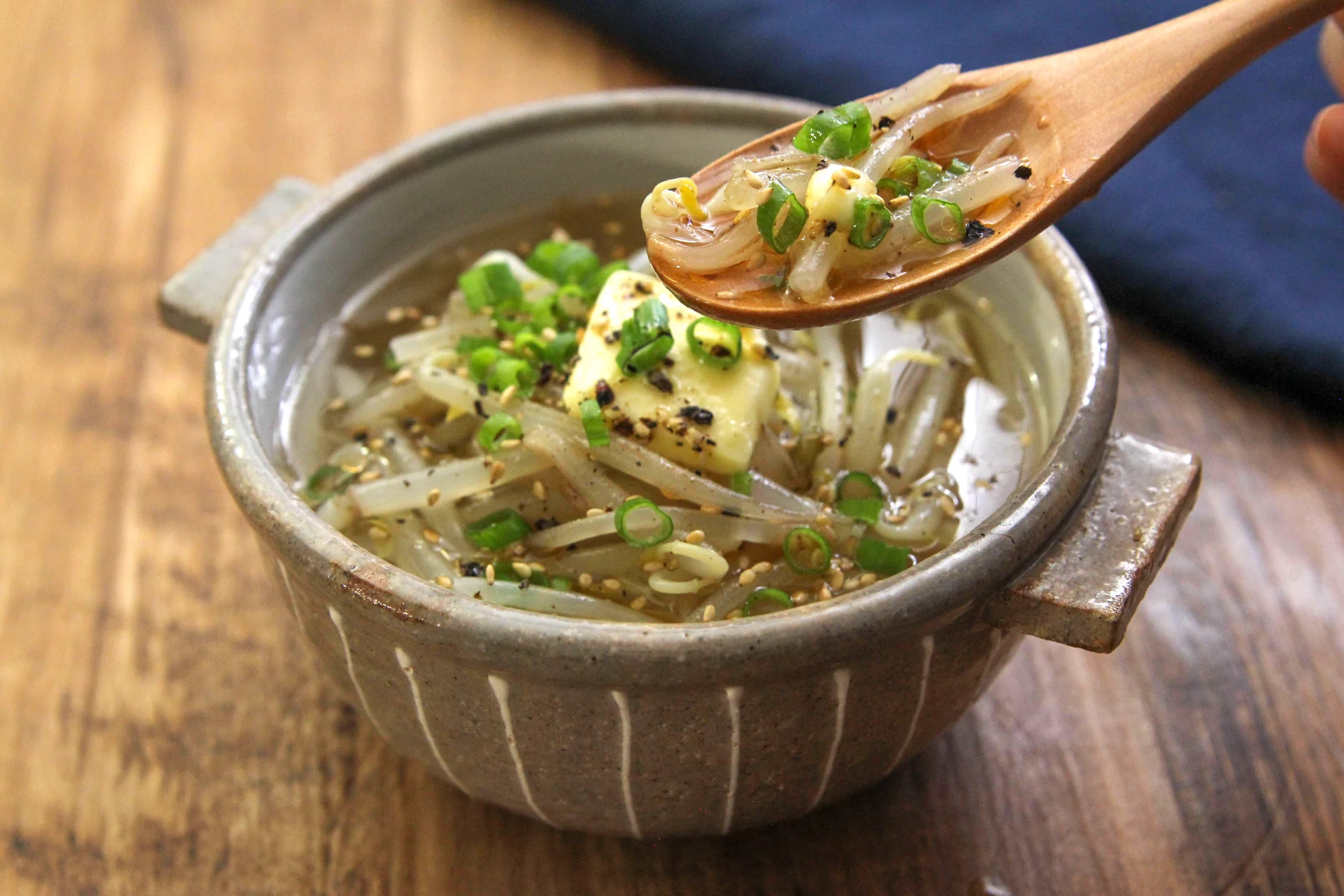 塩ラーメンのような美味しいスープに仕上がる？！電子レンジで作れちゃうお手軽スープレシピ！