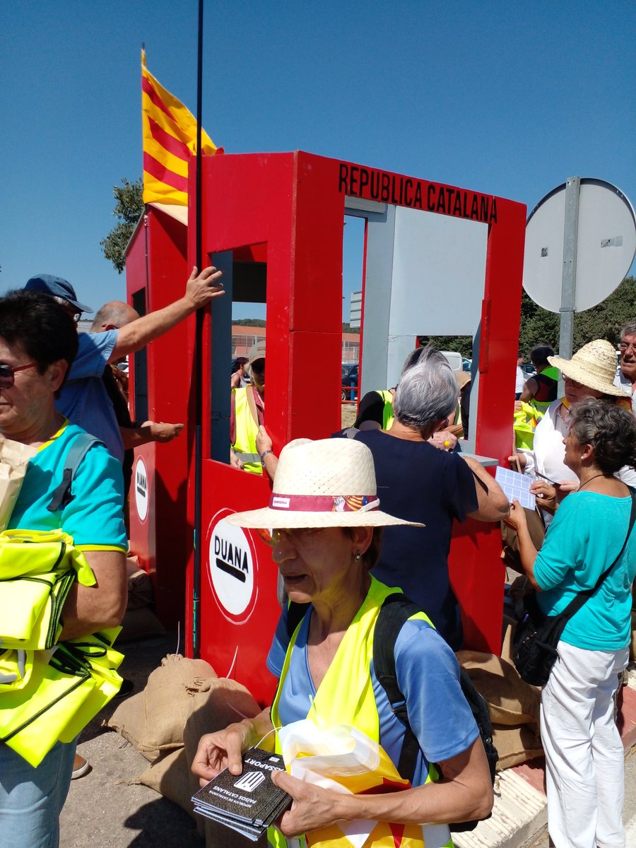 desobedcivil's tweet photo. Sant Esteve de Palautordera ha estat alliberada ✊✊ https://t.co/dlMaeCUhMH