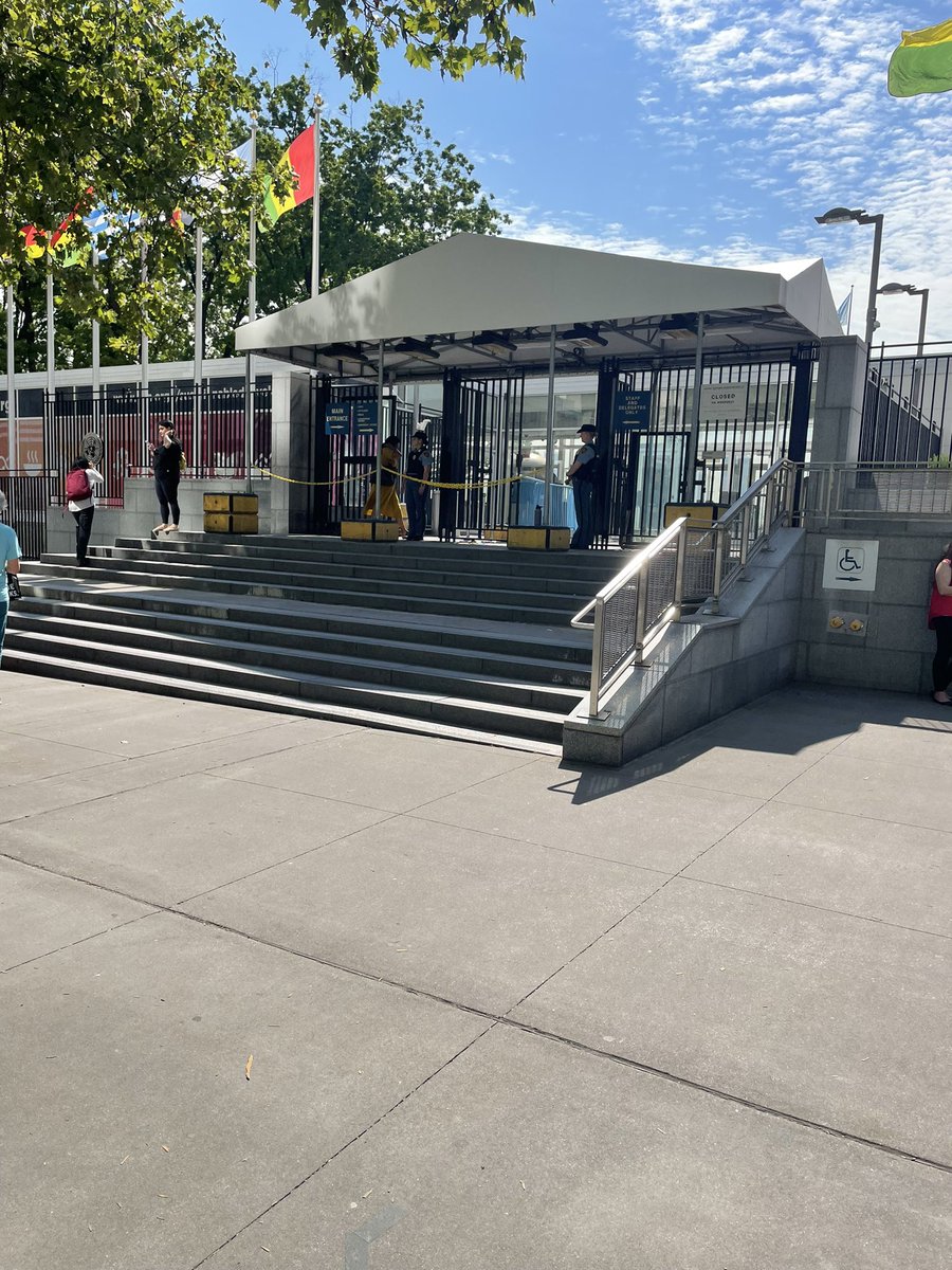 dnyarko_'s tweet photo. Excited and honoured to have been a part of Canada’s delegation to the HLPF on the SDGs at the United Nations Headquarters. Many thanks to @ESDC_GC, @GAC_Corporate, @CanadaUN and a special Thank You to @CandiesKotchap1 | @DiplomatsBlack for making this possible! https://t.co/yXXlTur4JI