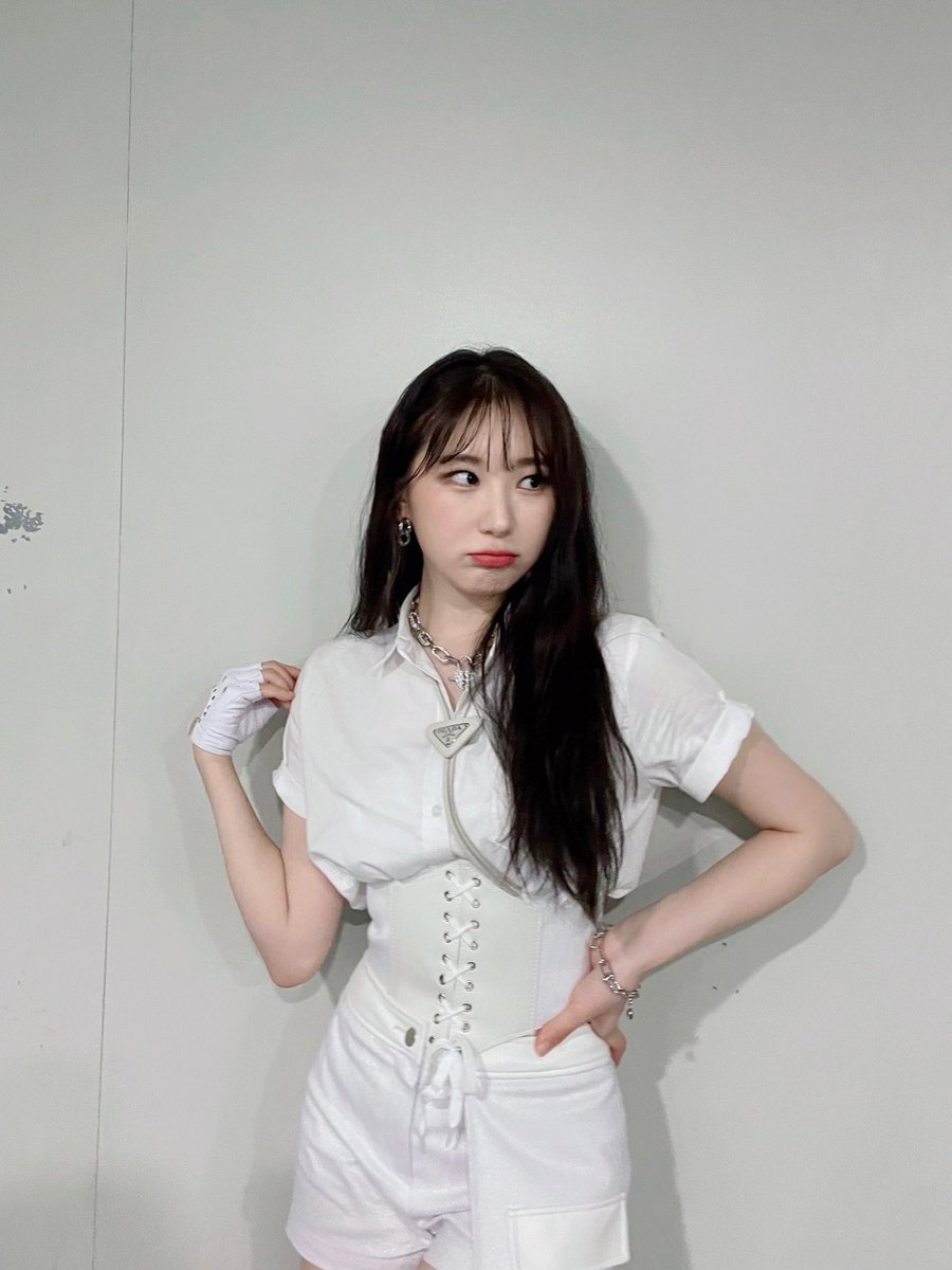 official_LCY's tweet photo. [#CHAEYEON_pic📸] 22.07.09 2022 스트릿 우먼 파이터 리유니온 콘서트 [THE NEXT ERA] DAY 1

깃털처럼 날아다니며 완벽한 무대를 보여준 채연이🙌🤍 내일 공연도 기대해 주세요😍

#이채연 #LEECHAEYEON https://t.co/hZz2GxKgId